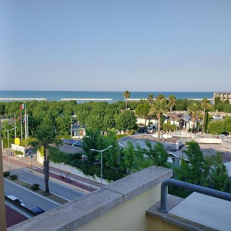 Casa Rosa Villa Porto SantʼElpidio Eksteriør billede